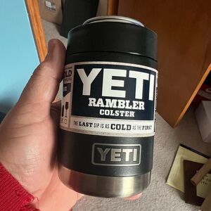 New. Never used yeti can cooler